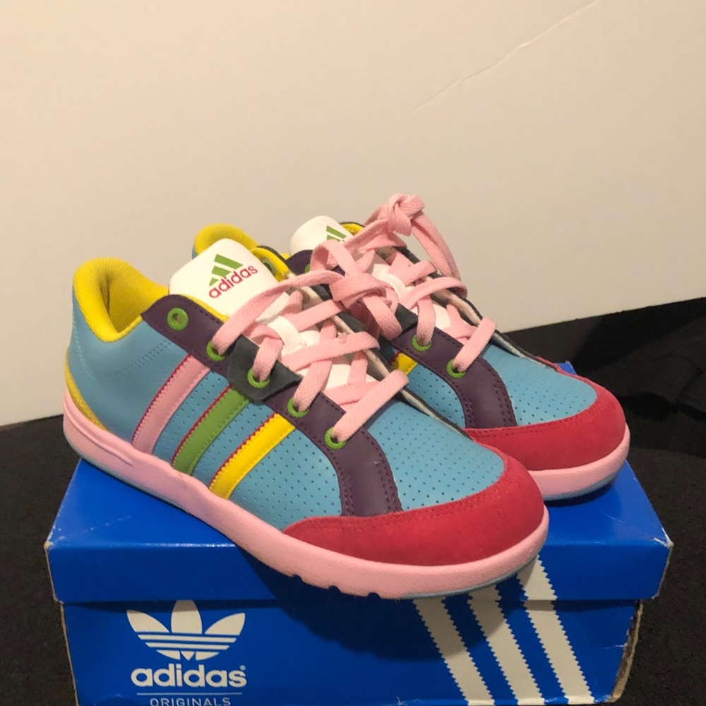 Adidas Sneakers